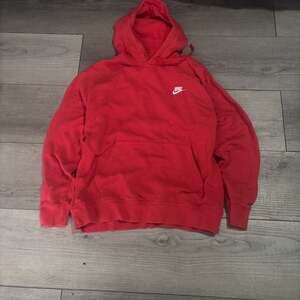 Nike Men's Club Fleece Pullover Hoodie in Red